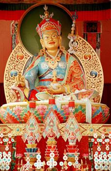 Guru Rinpoche statue