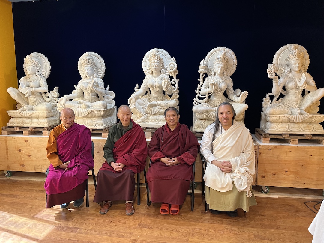 Five Taras and Four Lamas