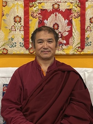 Tulku Thadral Rinpoche shrine room
